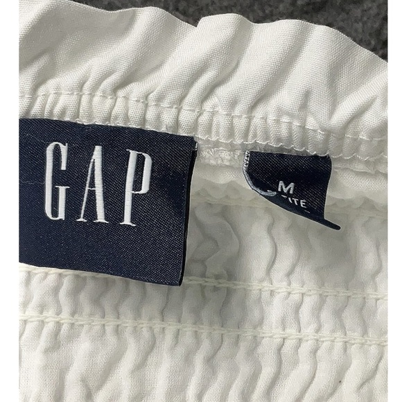 3/$20🦋 GAP White Smocked Dress - Picture 4 of 4